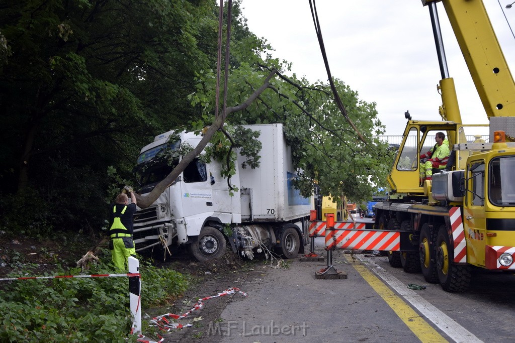 Schwerer VU A 3 Rich Oberhausen Hoehe AK Leverkusen P409.JPG - Miklos Laubert